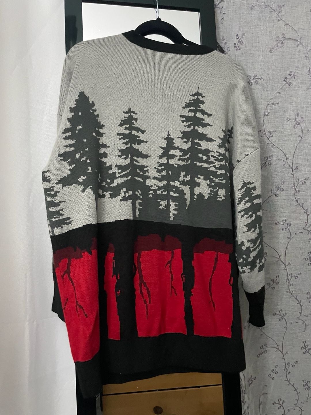 Stranger Things Sweater Size XL 4