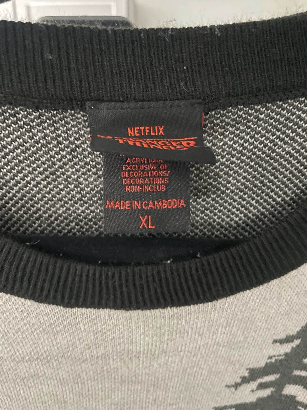 Stranger Things Sweater Size XL 5