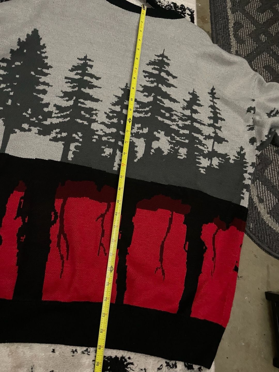 Stranger Things Sweater Size XL 7
