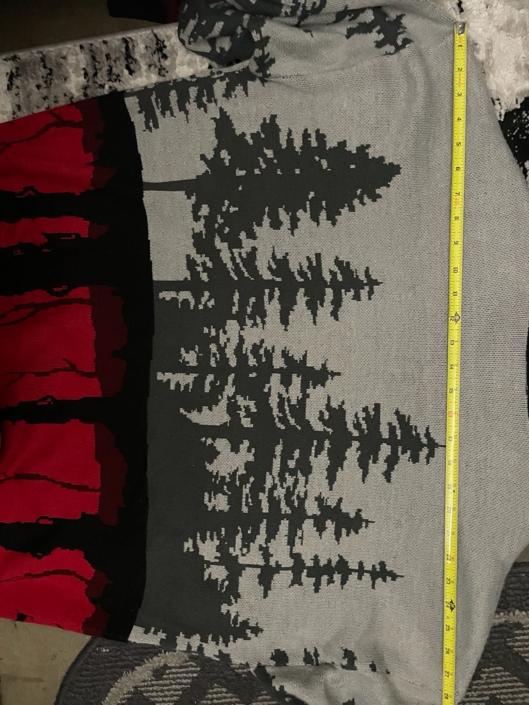 Stranger Things Sweater Size XL 8