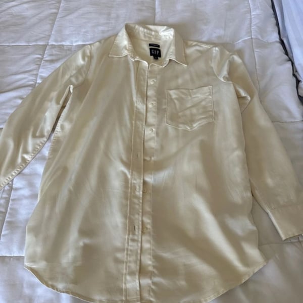 Gap Long Sleeve Button Up Shirt Size L Ivory