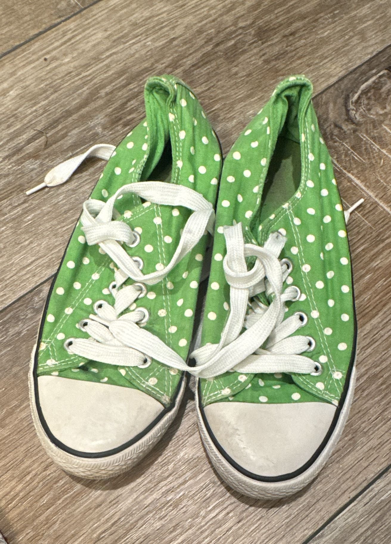 Low Top Sneakers Green White Polka Dot 4