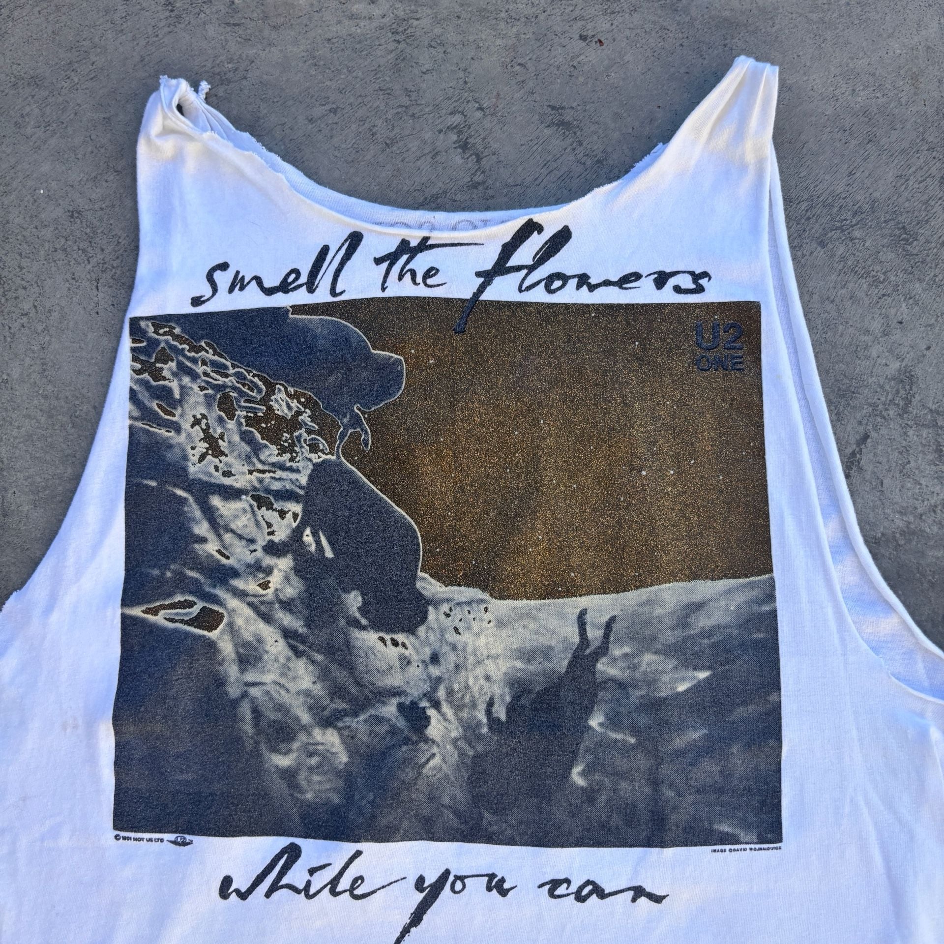 1991 Vintage U2 Smell The Flowers While You Can Chopped T-Shirt Size L 3