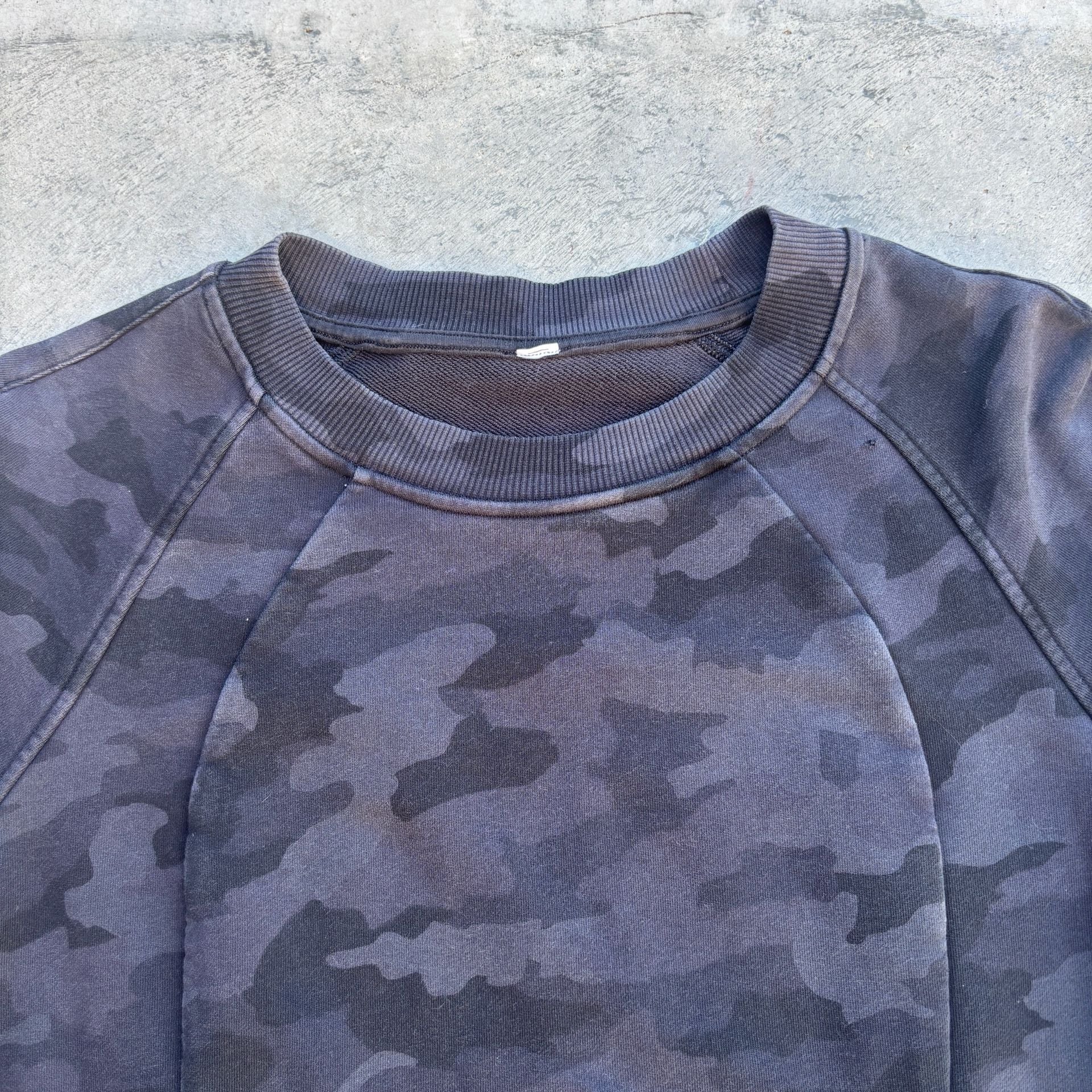 2020 Lululemon Camo Scuba Crewneck Sweatshirt Size 12 3