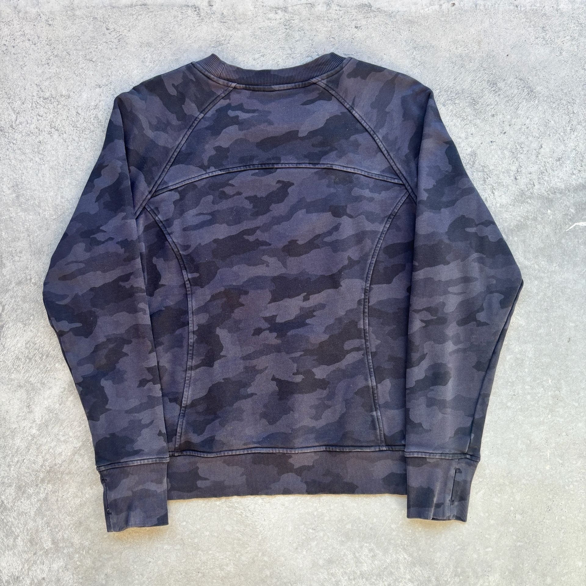 2020 Lululemon Camo Scuba Crewneck Sweatshirt Size 12 8