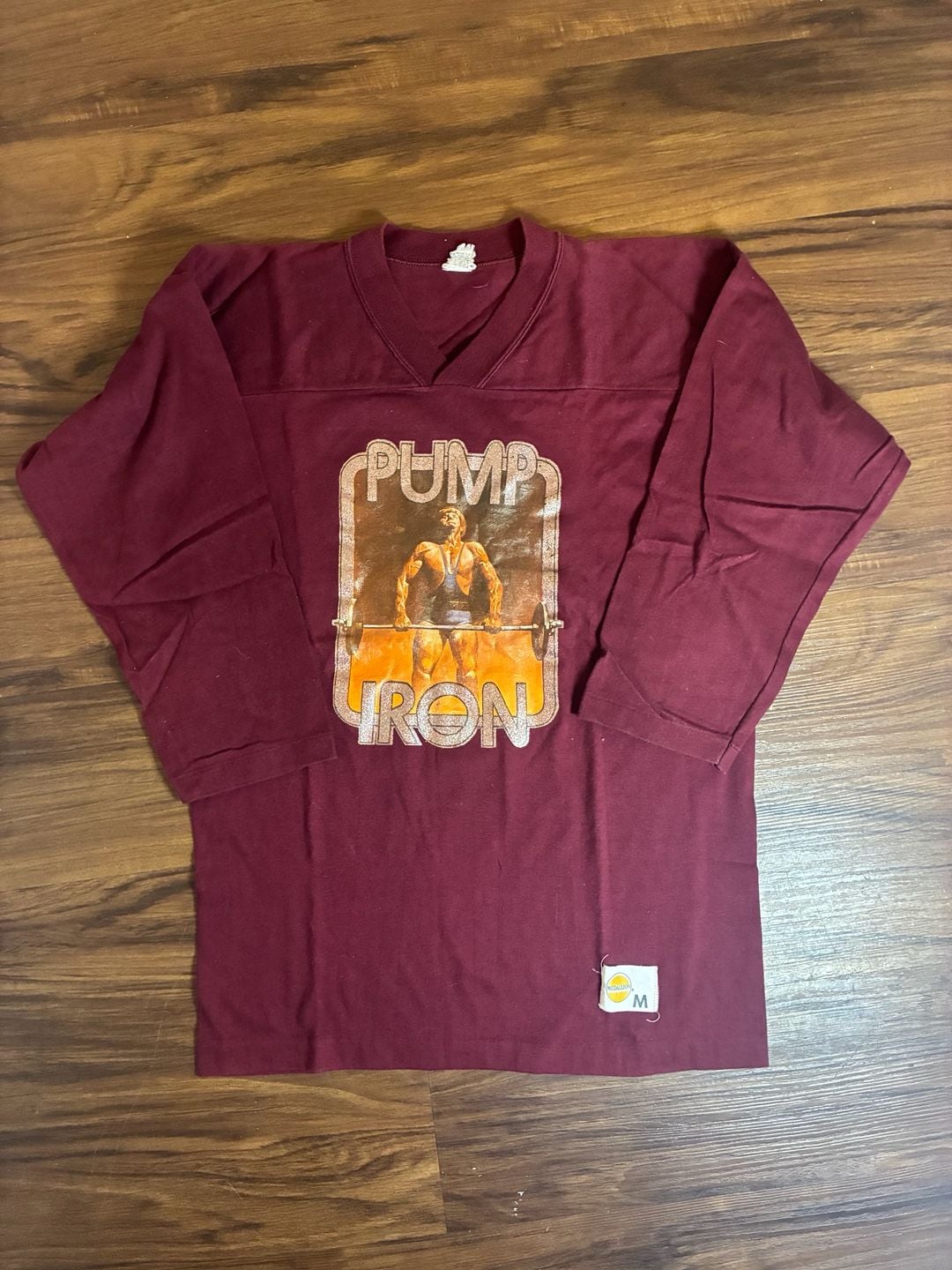 Medallion Pump Iron Long Sleeve V-Neck Shirt Size M Vintage Arnold 2