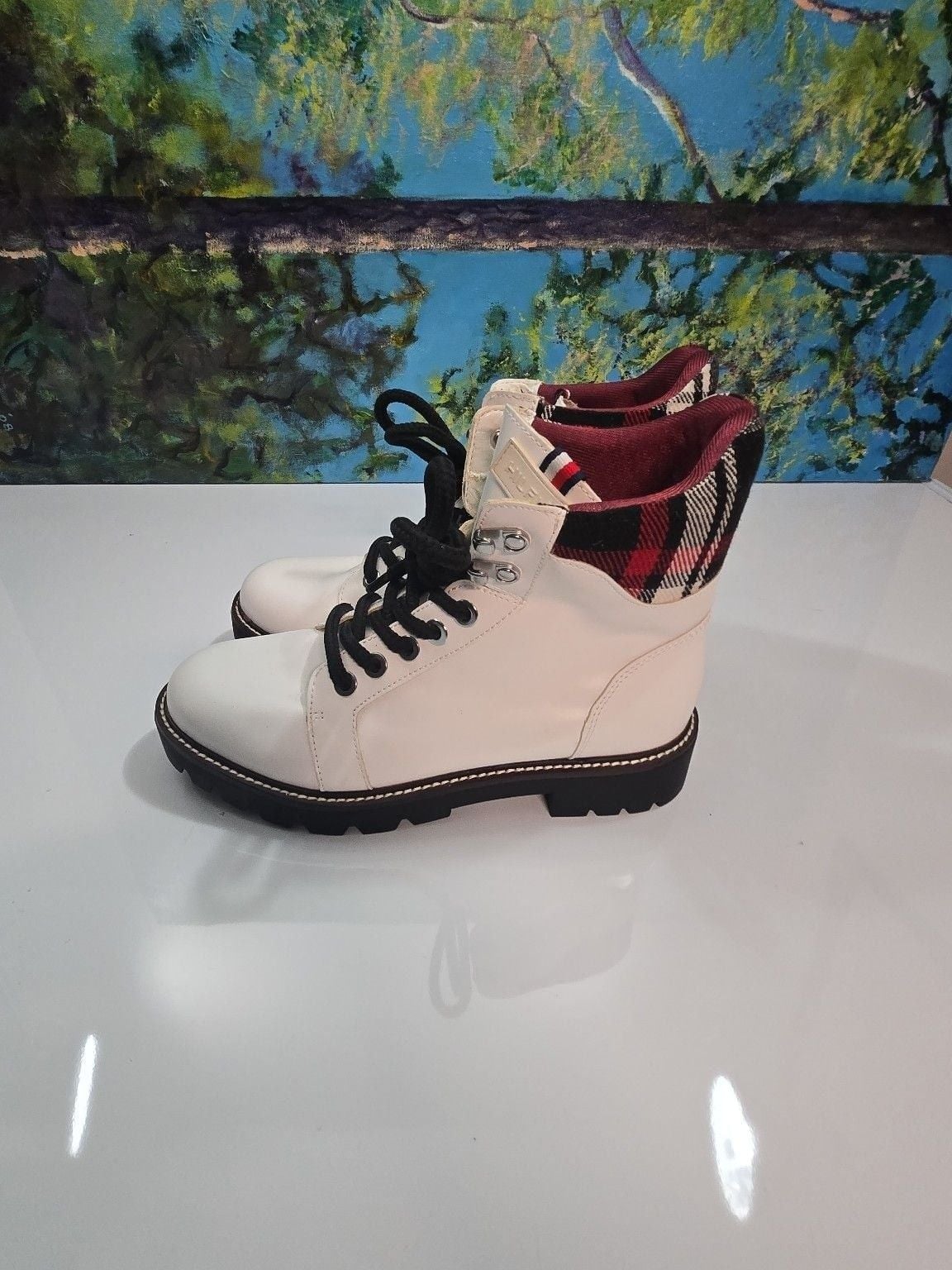 Tommy Hilfiger Leda Combat Boots White Plaid Collar Size 8.5M 3