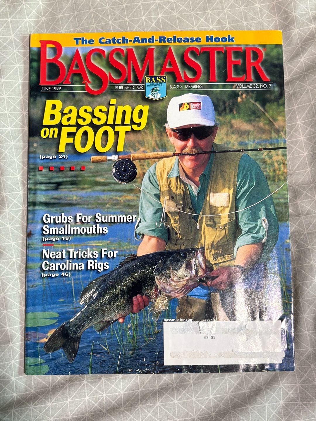 Bassmaster Magazine June 1999 Bassing on Foot Volume 32 Number 7 1