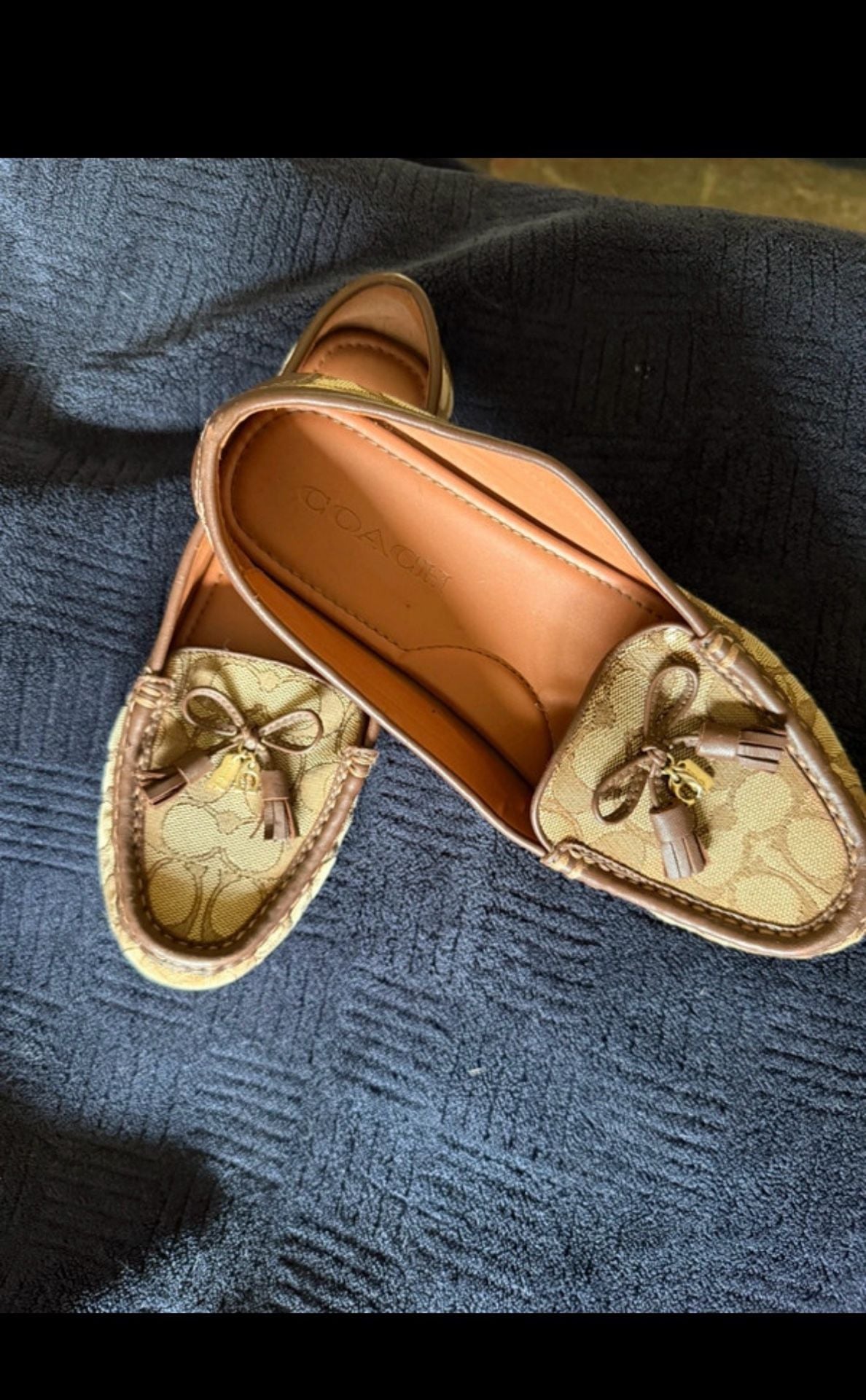 Coach Moira Sig Jacq Loafer Size 7.5 Tan Signature Jacquard Tassel 10