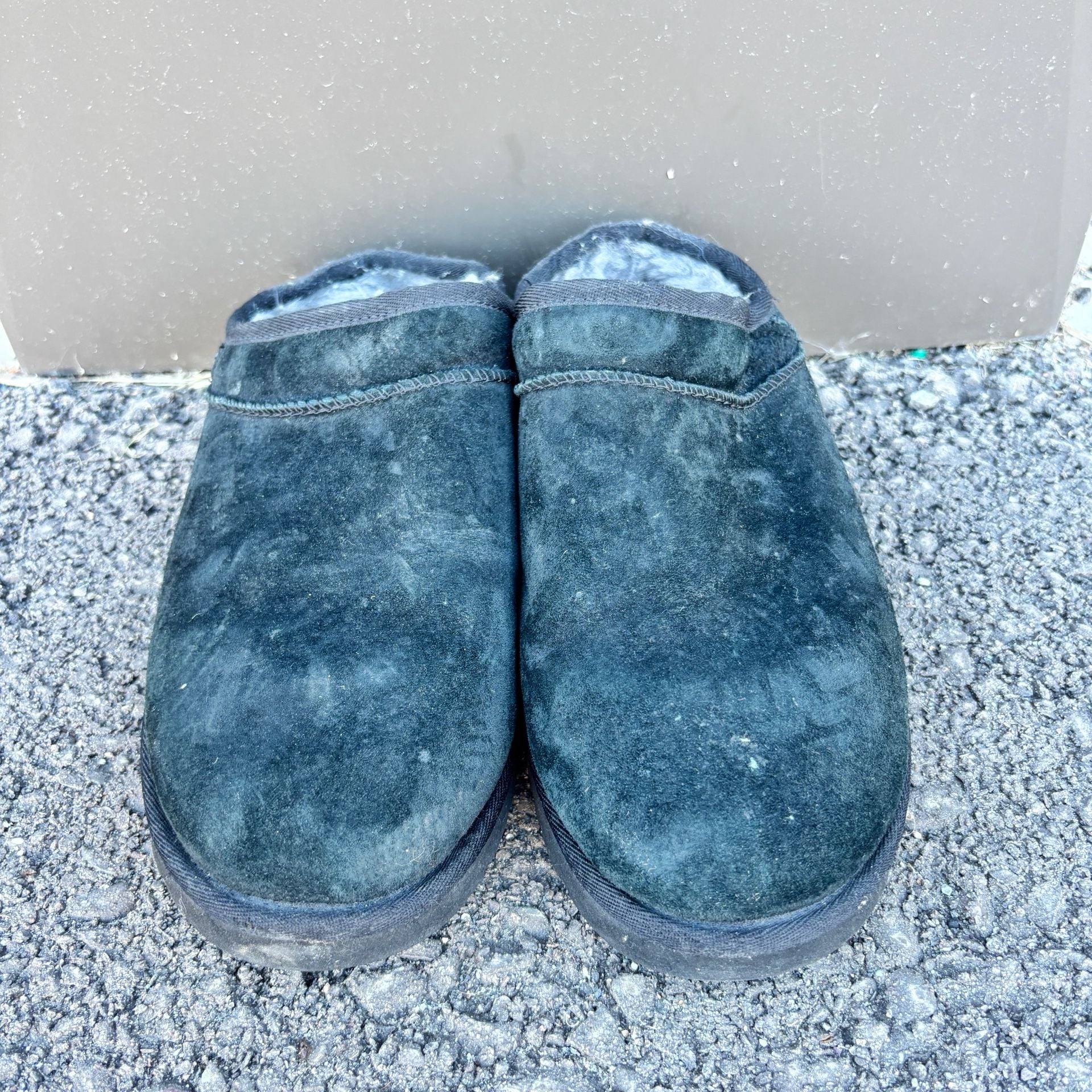 UGG Classic Slipper Black Suede Fur Lined Size 9 3