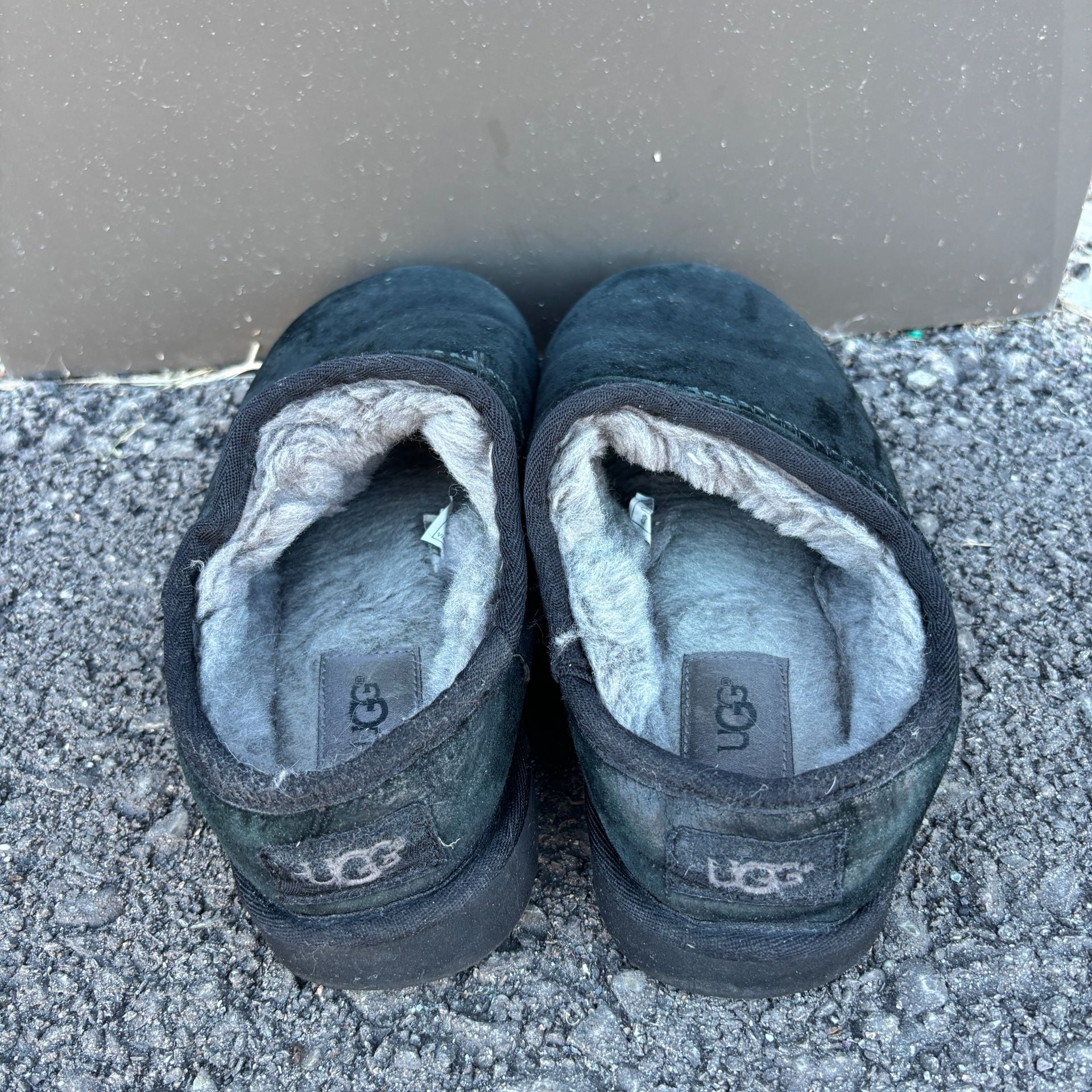 UGG Classic Slipper Black Suede Fur Lined Size 9 5