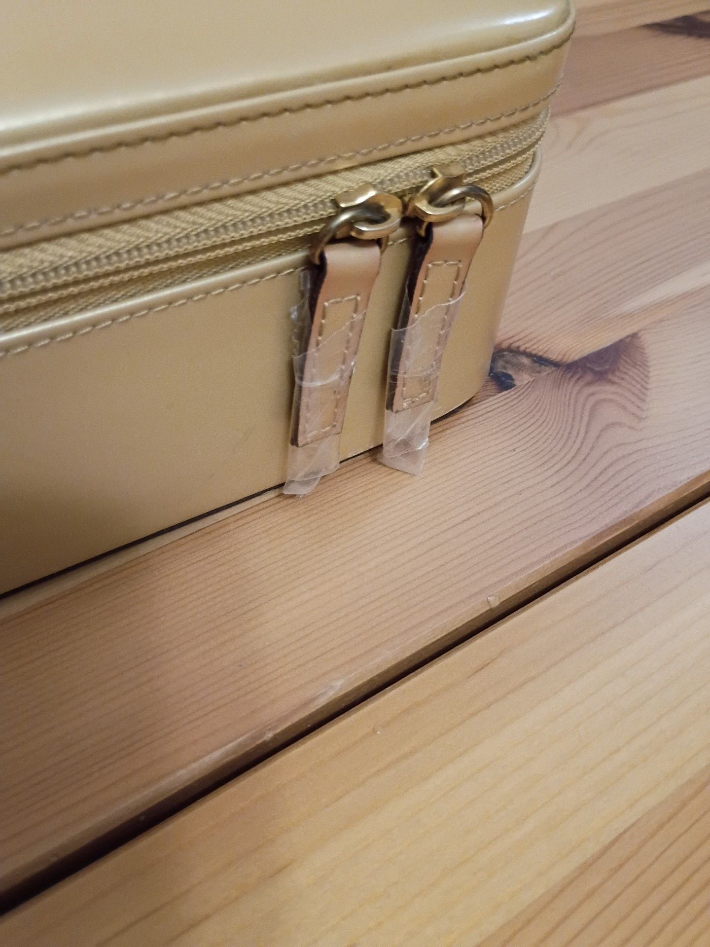 Estee Lauder Vintage Gold Makeup Jewelry Case Train Box Vanity Bag 4