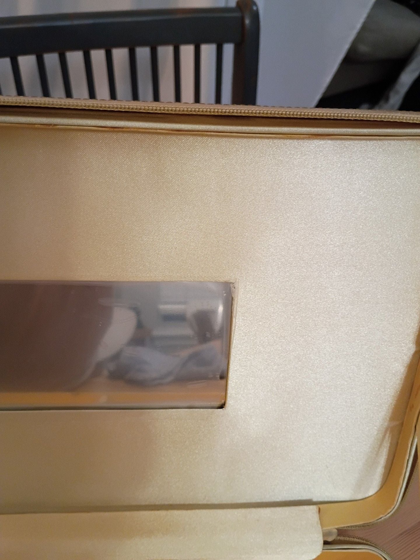 Estee Lauder Vintage Gold Makeup Jewelry Case Train Box Vanity Bag 15