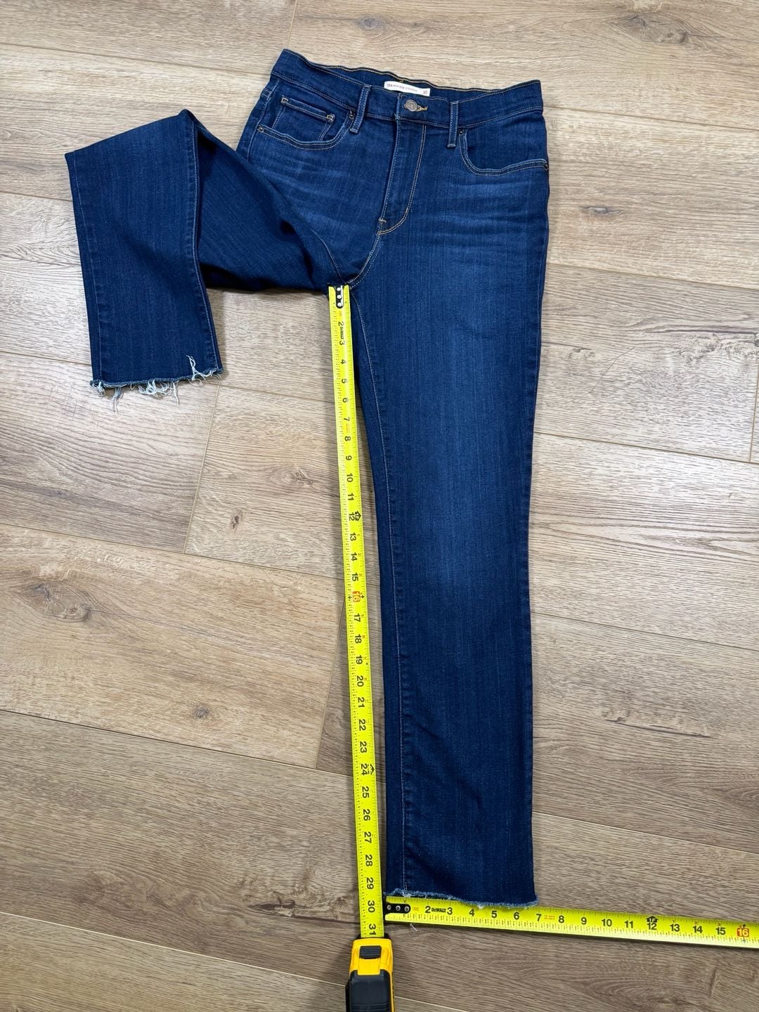 Levi’s 724 High Rise Straight Jeans 30 Dark Wash Stretch Raw Hem 9