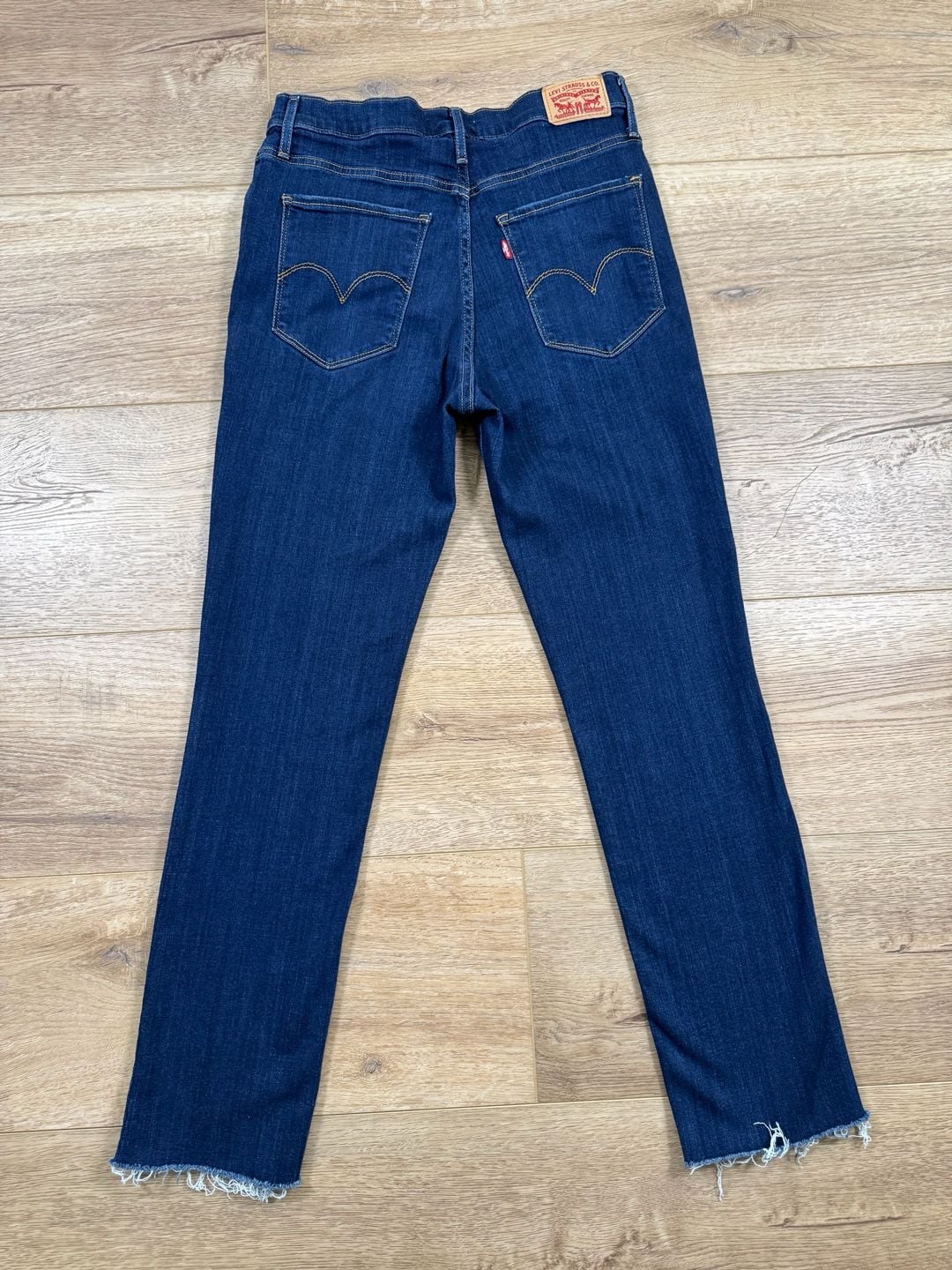 Levi’s 724 High Rise Straight Jeans 30 Dark Wash Stretch Raw Hem 10