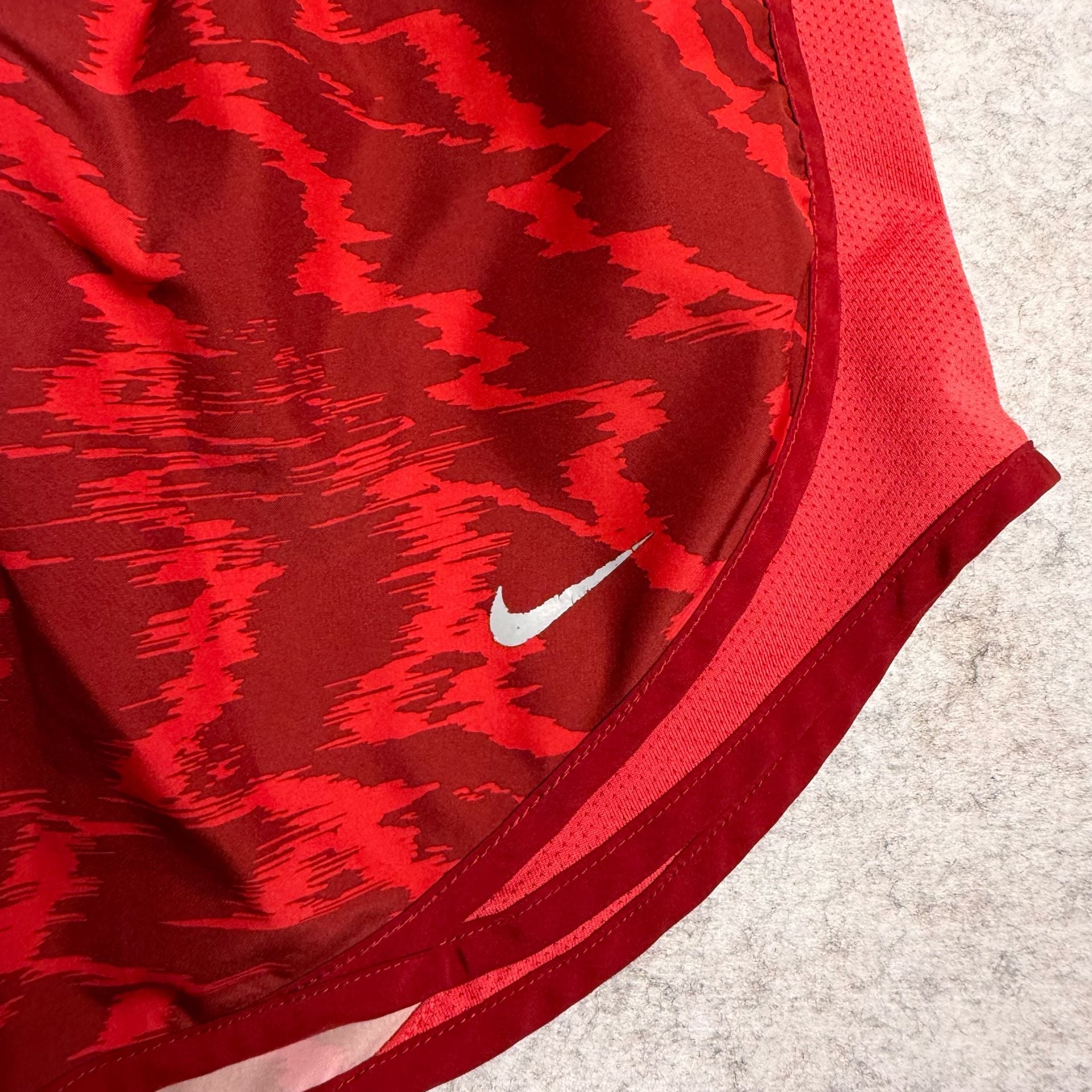 Nike Dri-Fit Running Shorts Size S Red Patterned Activewear 3