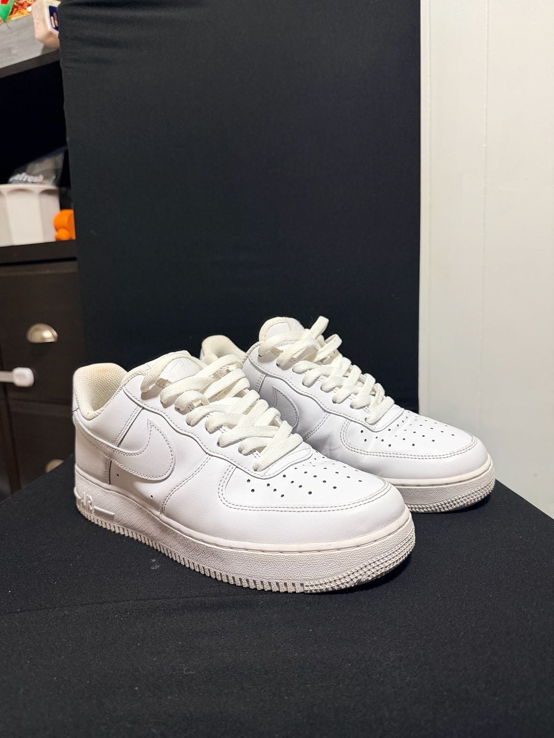 Nike Air Force 1 '07 Low Size 9 White Leather Sneakers Shoes 2