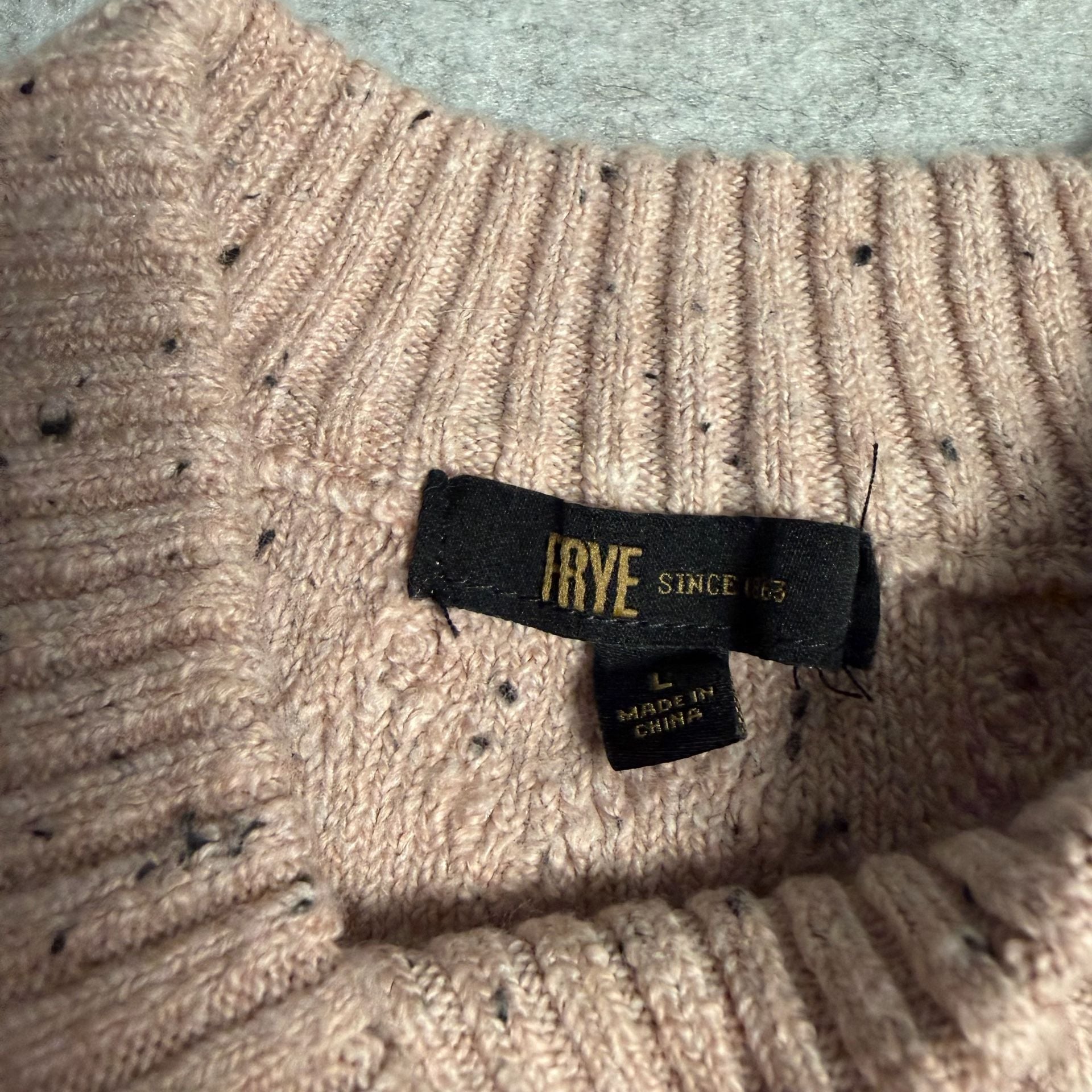 FRYE Cable Knit Sweater Size L Pink Speckled Shoulder Buttons 6