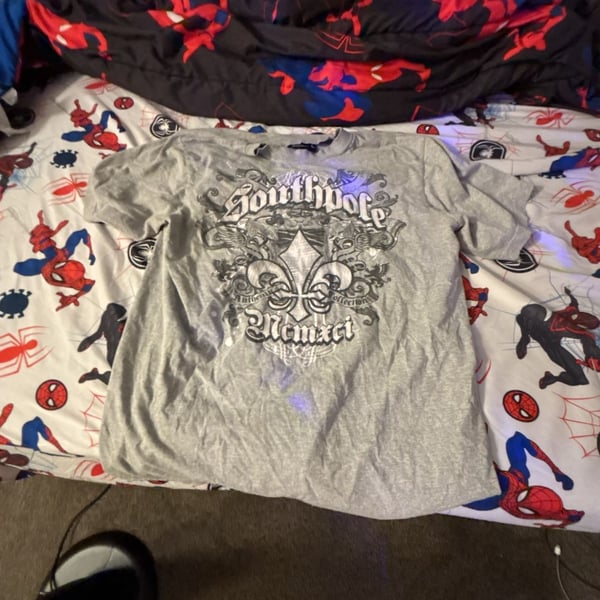 Southpole Graphic T-Shirt Size L Gray Y2K Fleur-de-lis