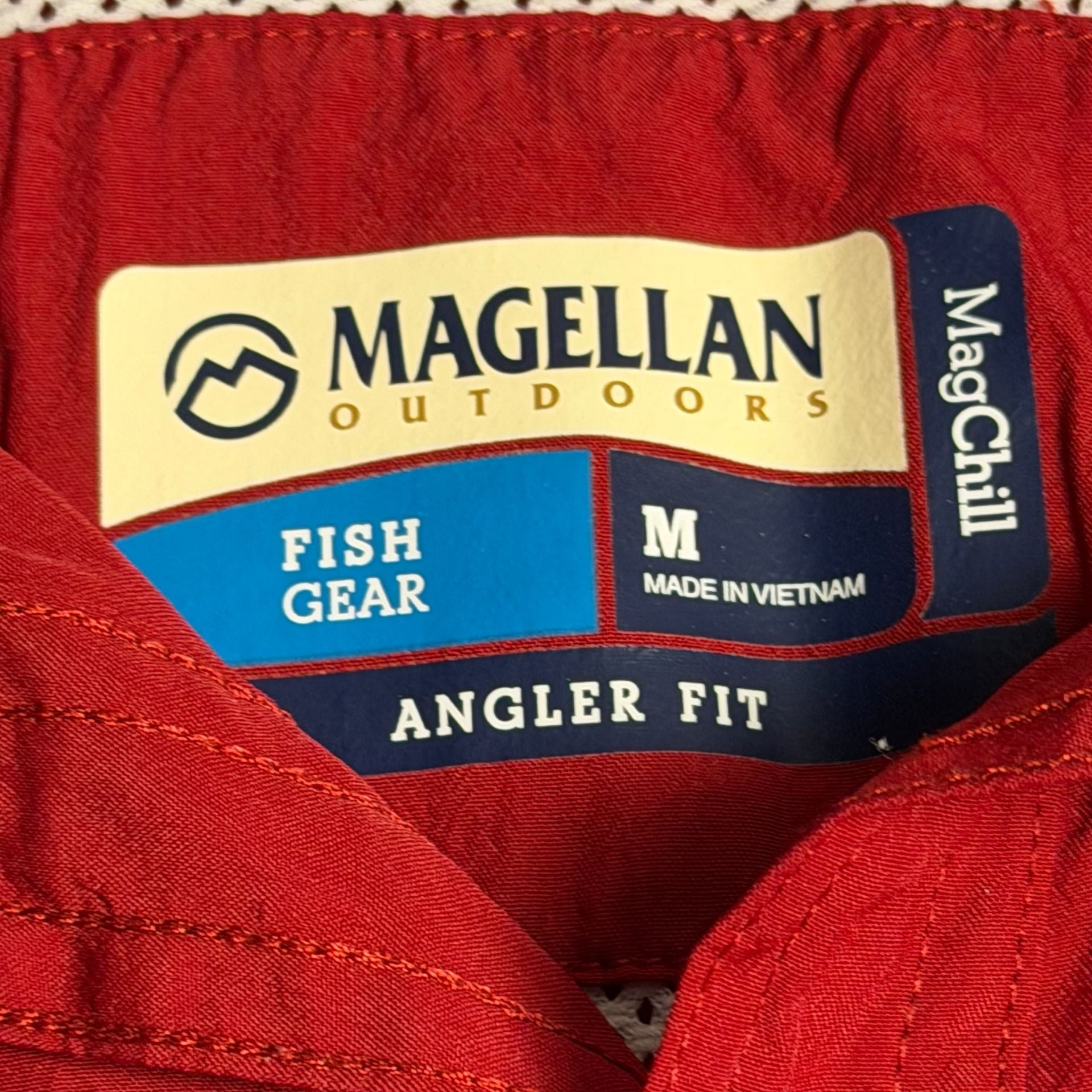 Magellan Outdoors Fish Gear Short Sleeve Button Up Shirt Size M Red Angler Fit 4