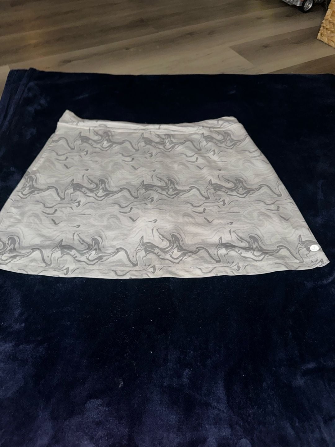 Bette & Court Skort Size XL White Gray Marbled Athletic Golf Skirt 2