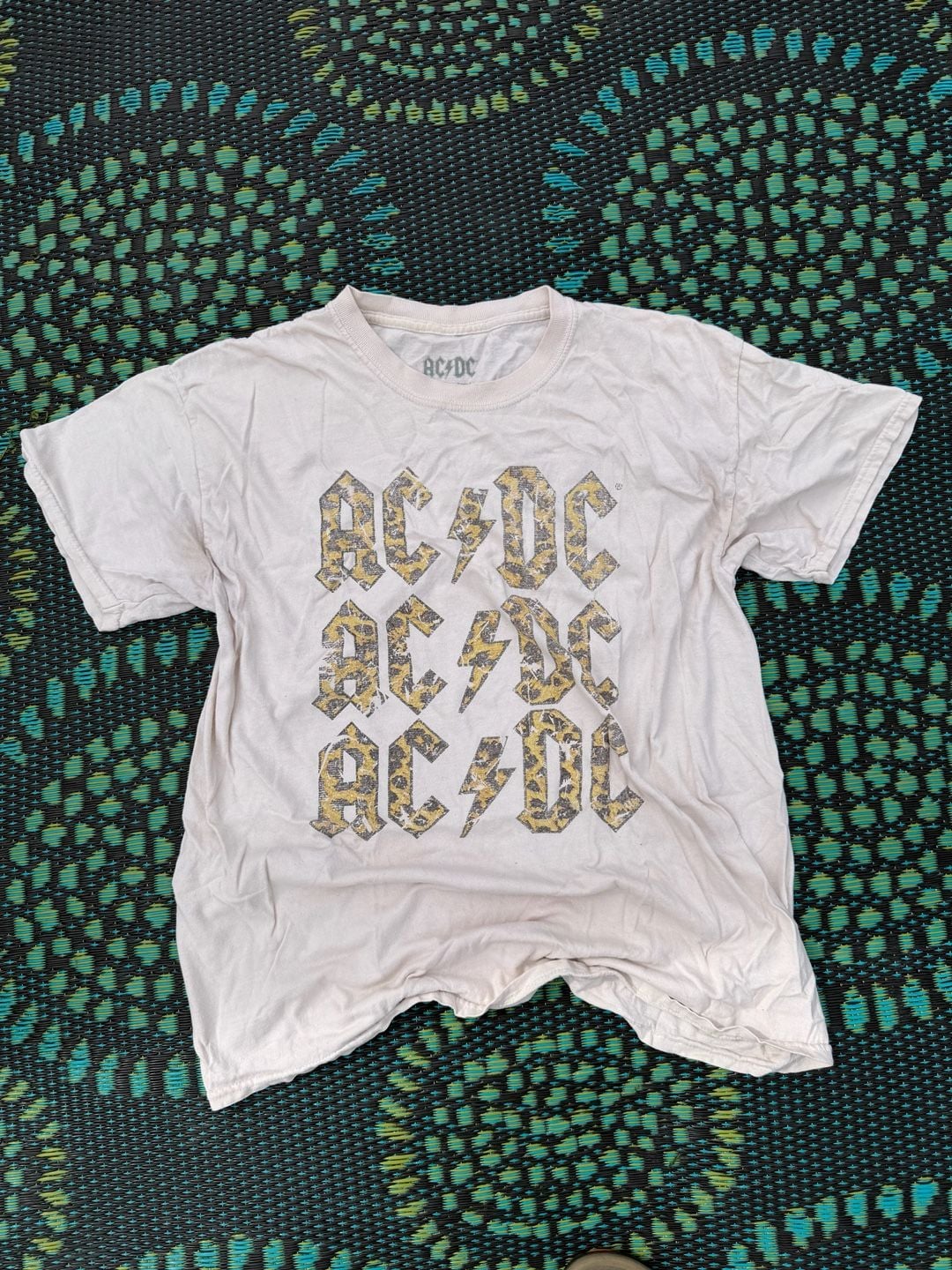 AC/DC Animal Print T-Shirt Size M/L Cream Short Sleeve Rock Band 2
