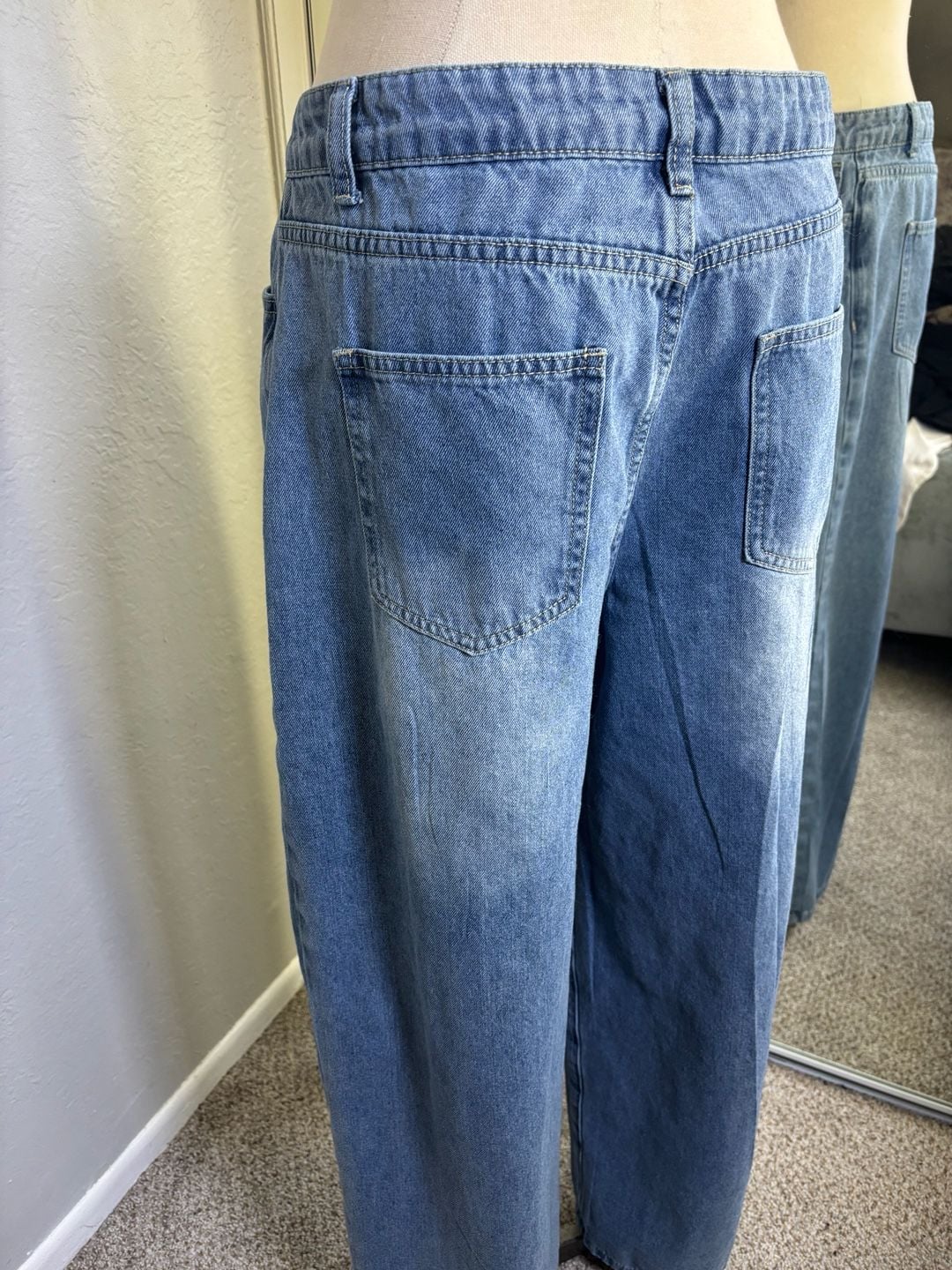 Denim blue/Hello Kitty Charm-detail wide-leg jeans 9
