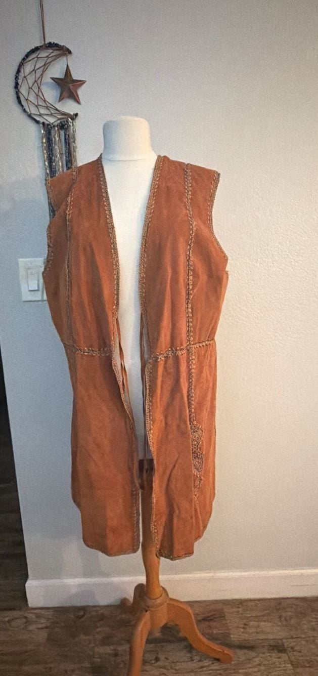 Mechant Suede Vest Size XL Brown suede Boho Embroidered Trim 3