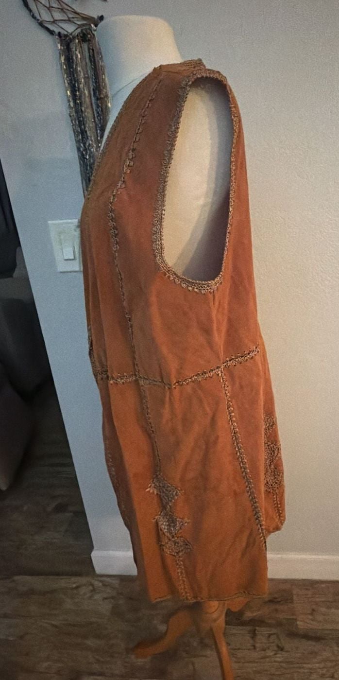 Mechant Suede Vest Size XL Brown suede Boho Embroidered Trim 5