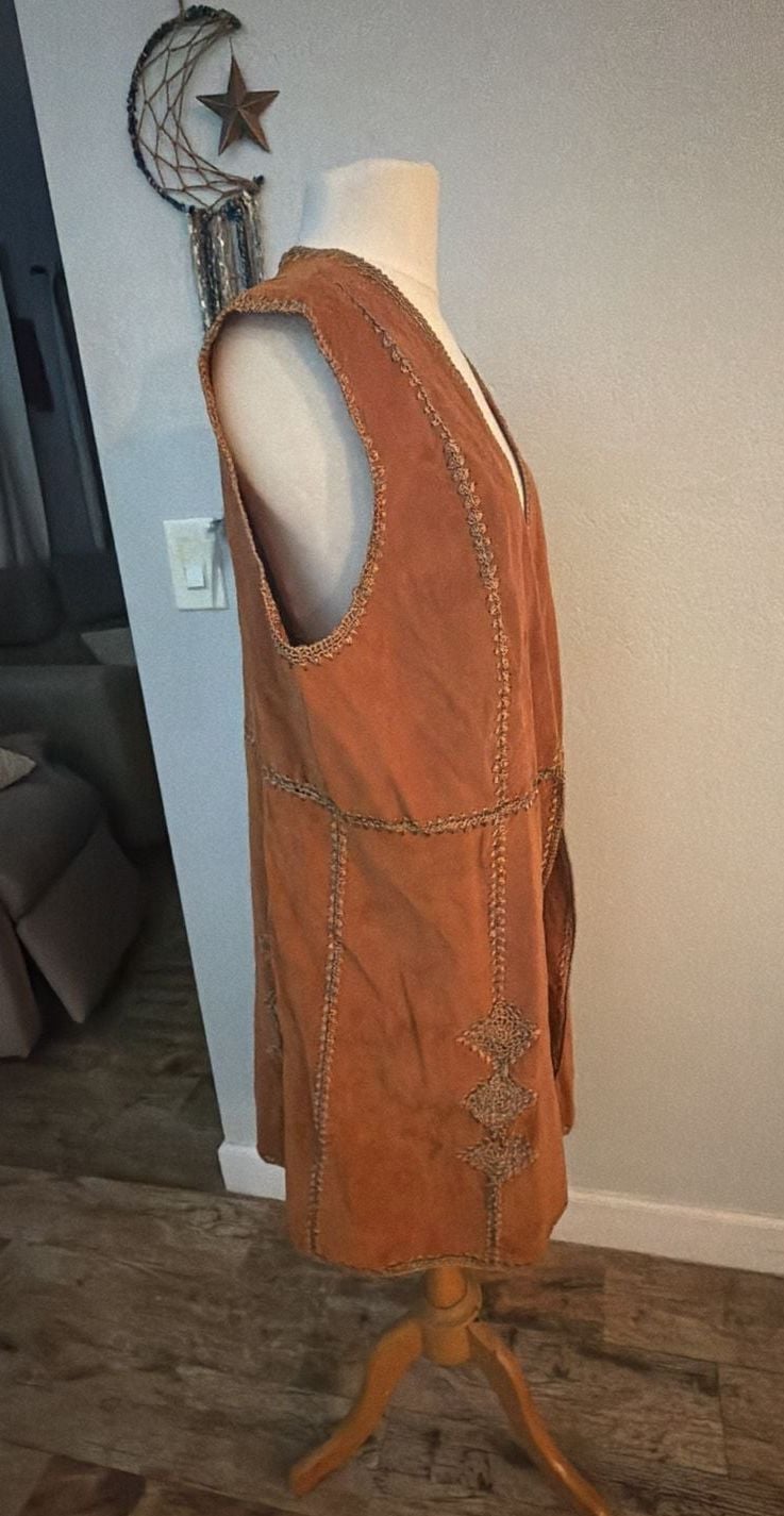 Mechant Suede Vest Size XL Brown suede Boho Embroidered Trim 7