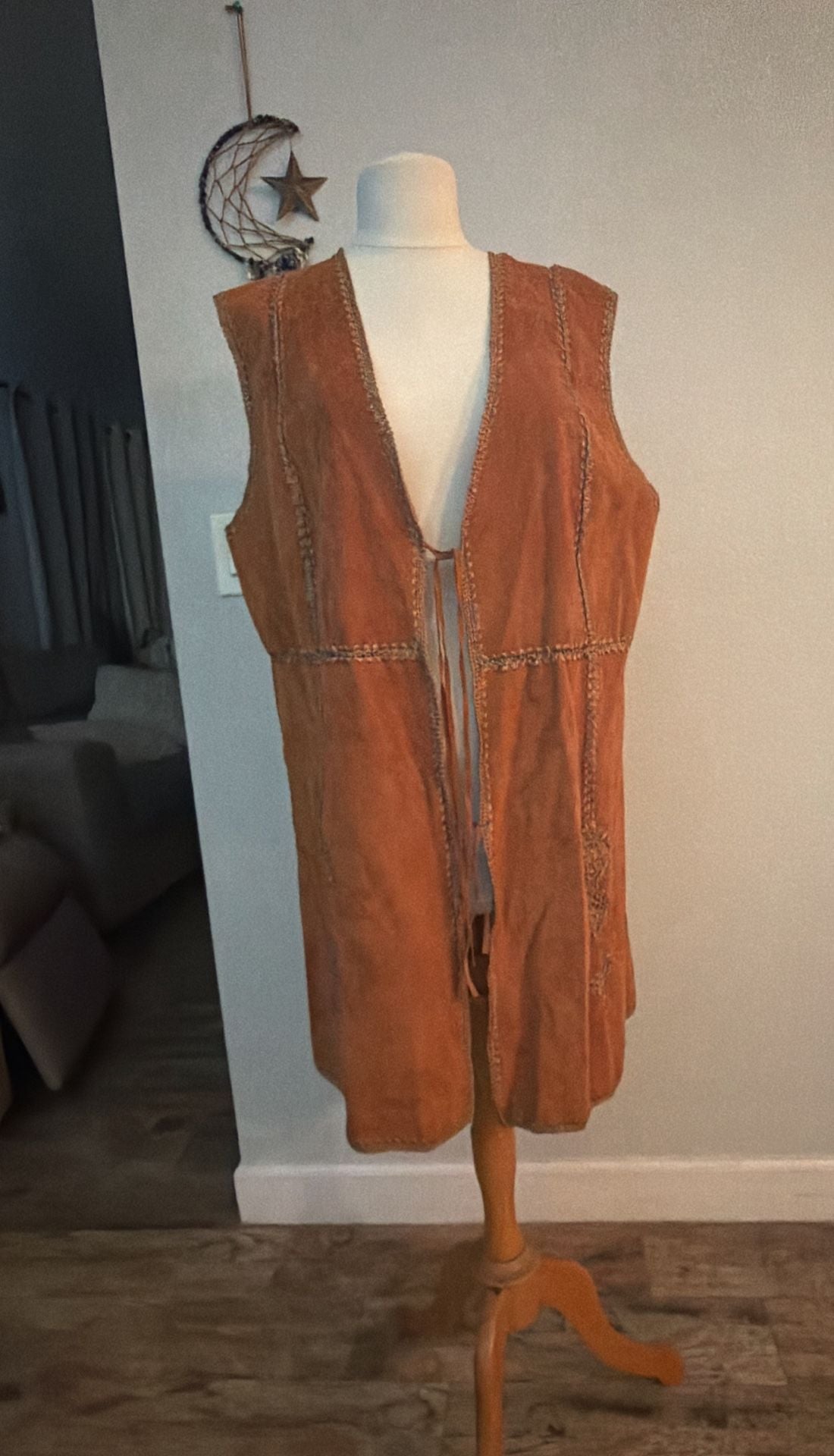 Mechant Suede Vest Size XL Brown suede Boho Embroidered Trim 2