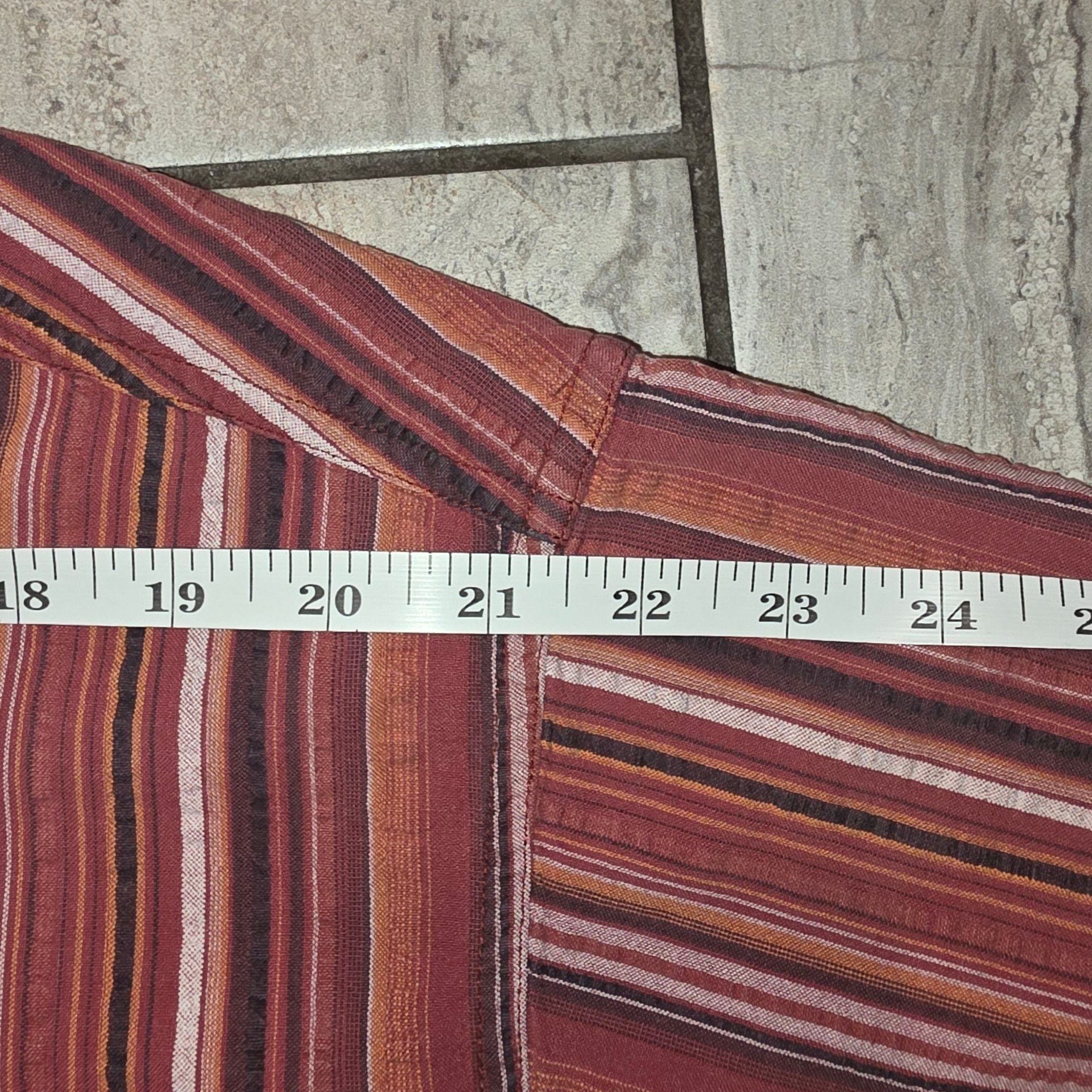 Kuhl Short Sleeve Button Up Shirt XL Red Striped Seersucker 11