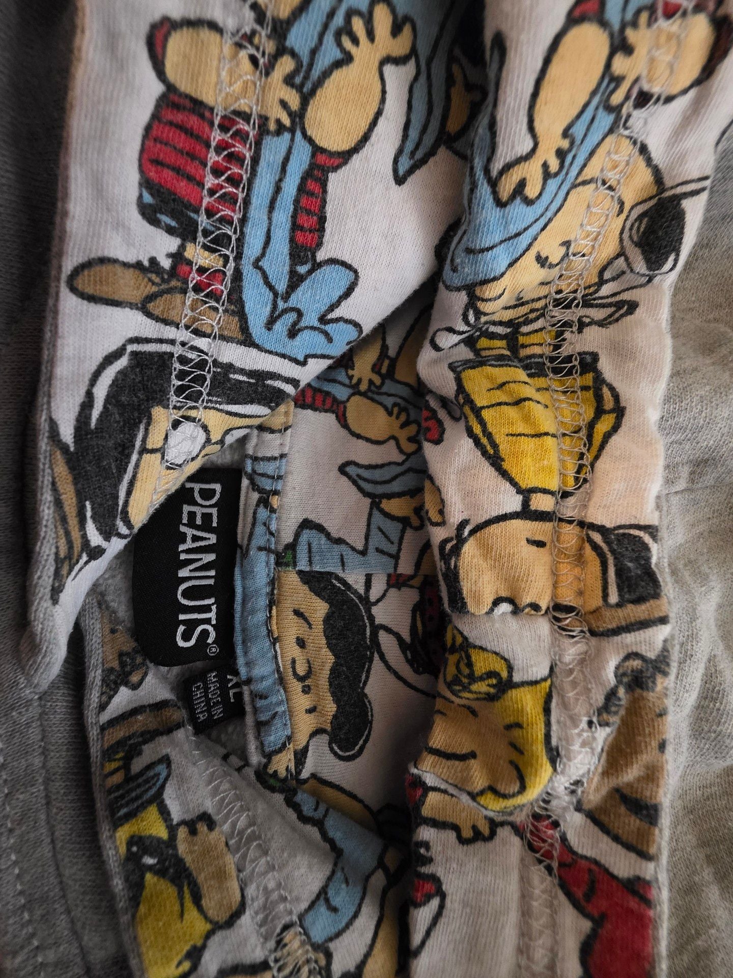 Peanuts Snoopy Hoodie Size XL Gray Graphic Pullover Characters 3