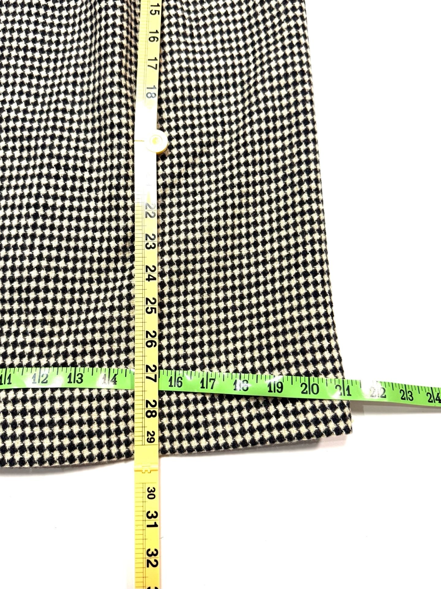 Vintage Country Suburbans Women's Skirt 6 Old Money Dark Academia Preppy Heritage Quiet Luxury Houndstooth Wool Pencil Midi Black Cream High Waist Lined Pockets Back Vent Made in USA 3