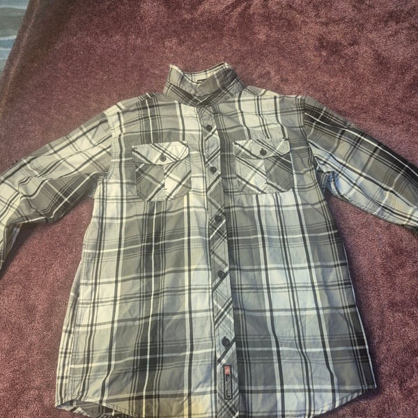 Southpole Long Sleeve Plaid Button-Down Shirt Gray Black
