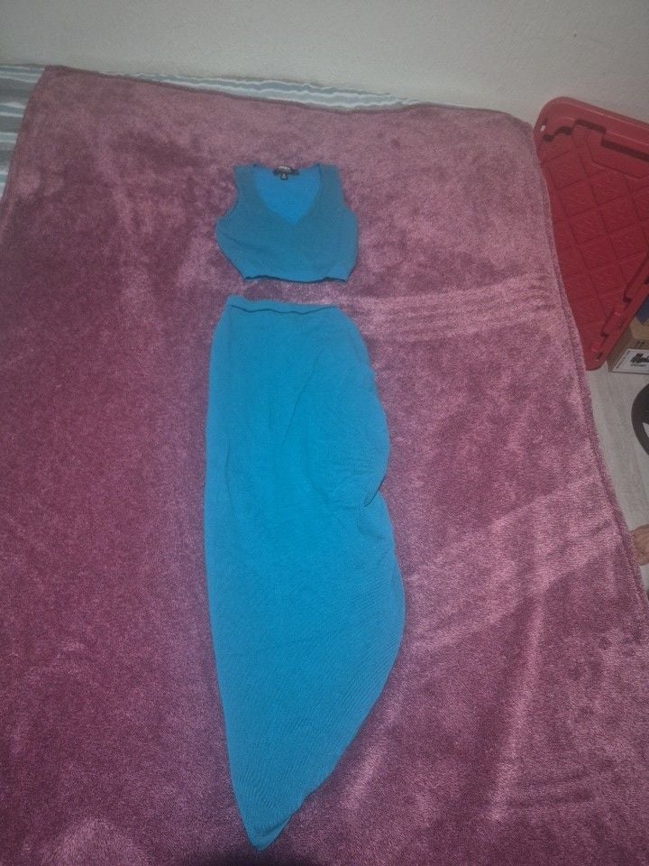 HERA Collection 2-Piece Set Size S Blue Knit Crop Top And Maxi Skirt 2
