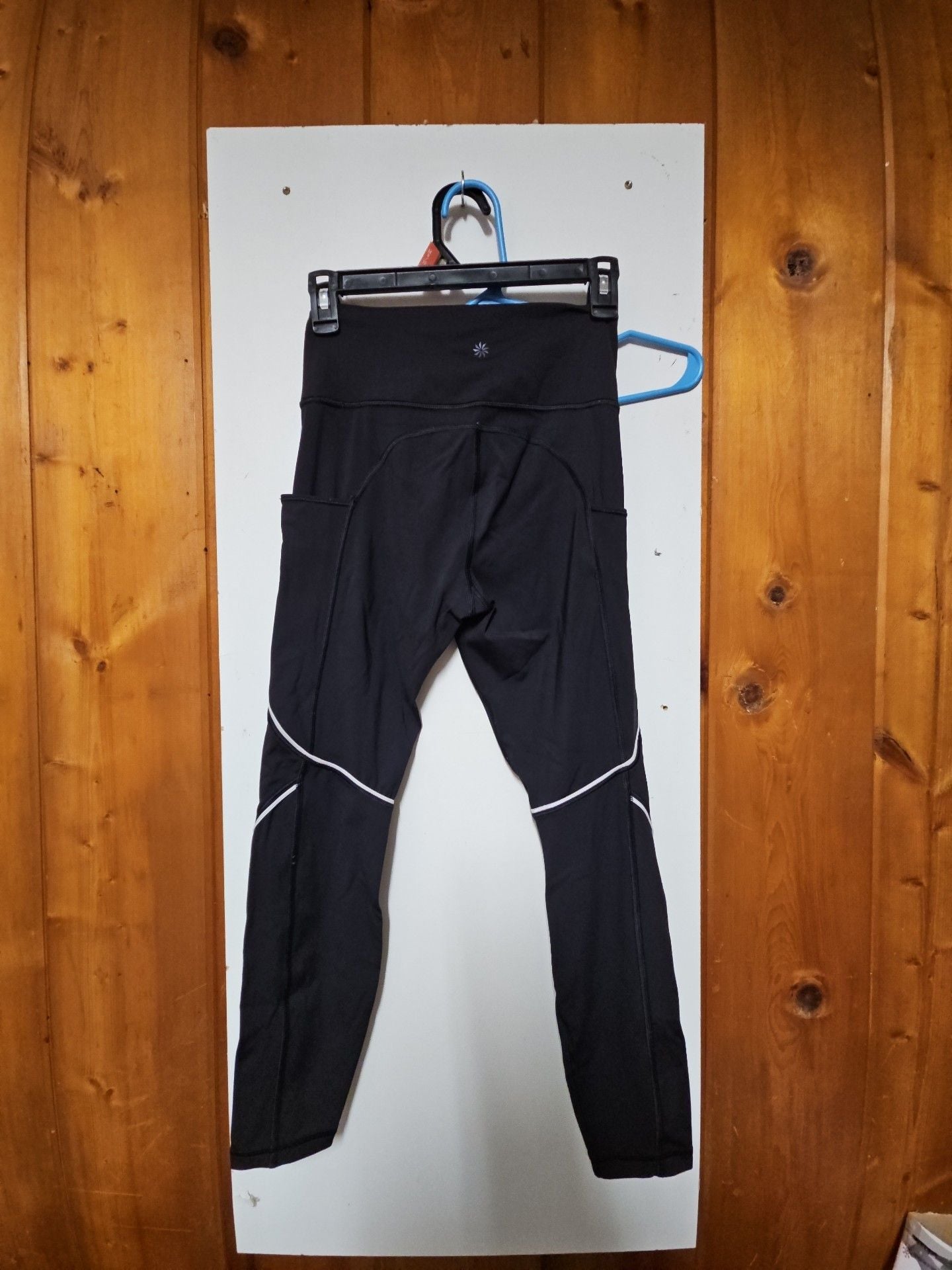 (249) Athleta 7/8 Tight Size XS Black 6