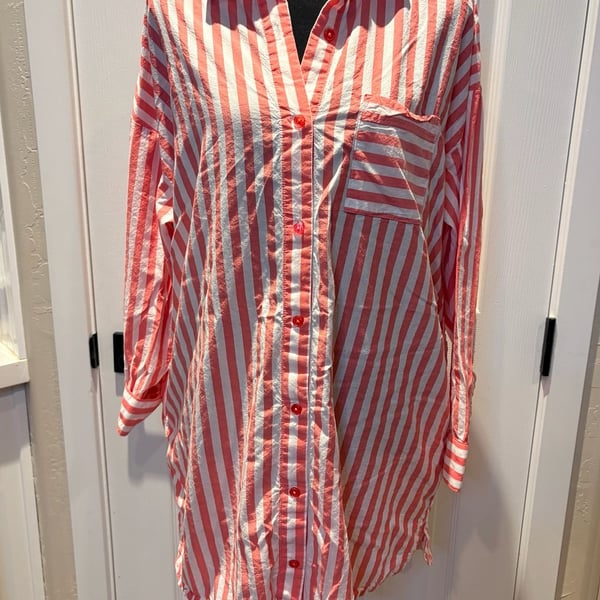 Joyspun Woven Long Sleeve Sleepshirt Size M Coral Striped (172)