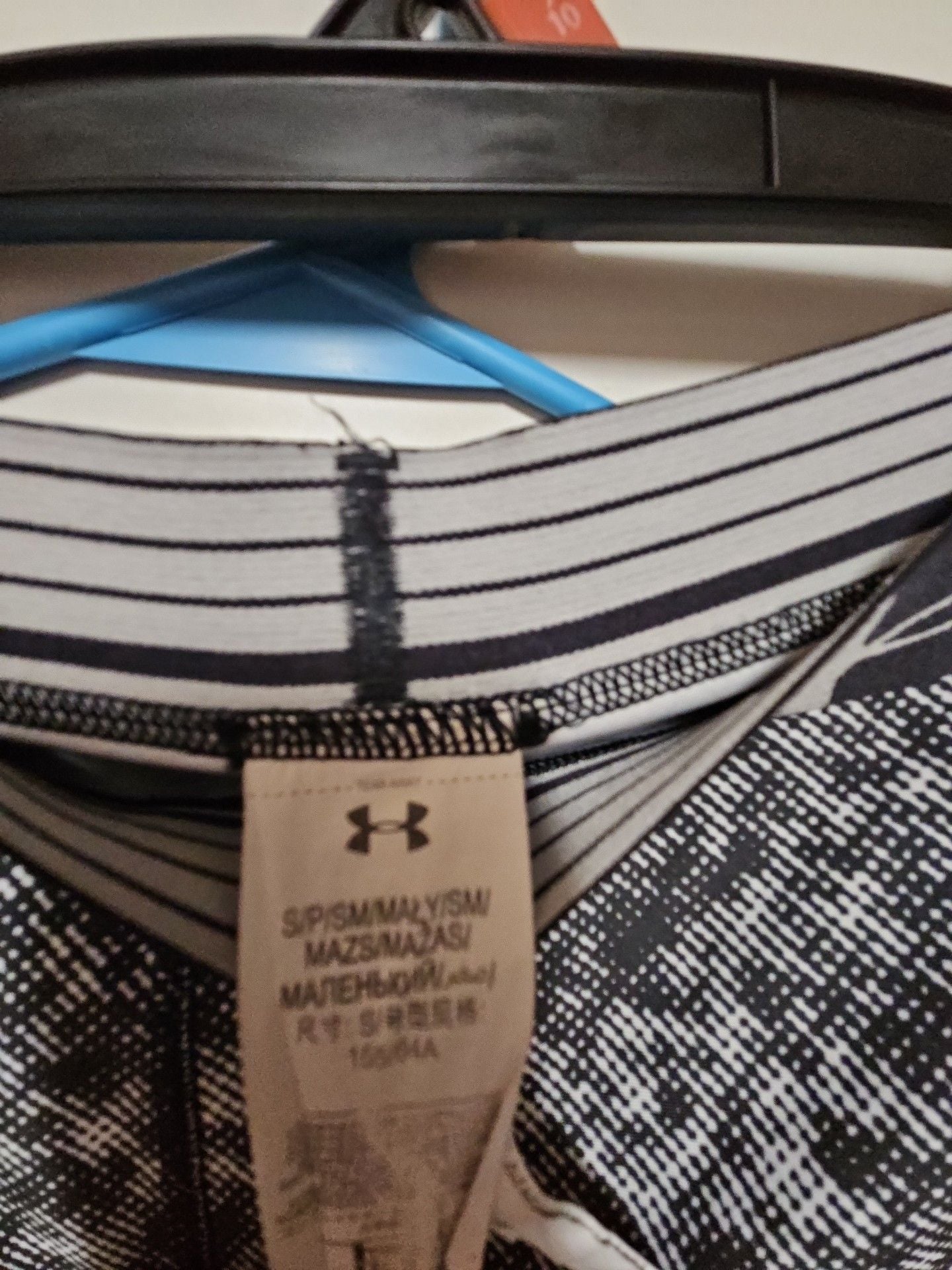 (251) Under Armour Shorts Size S 5