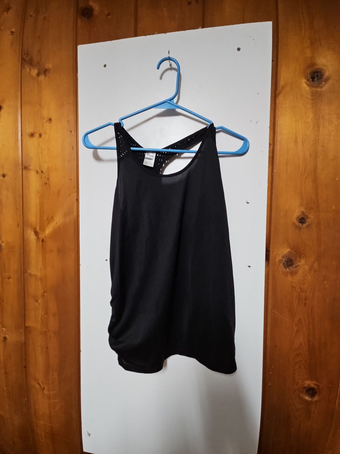 (241) Old Navy Active 2