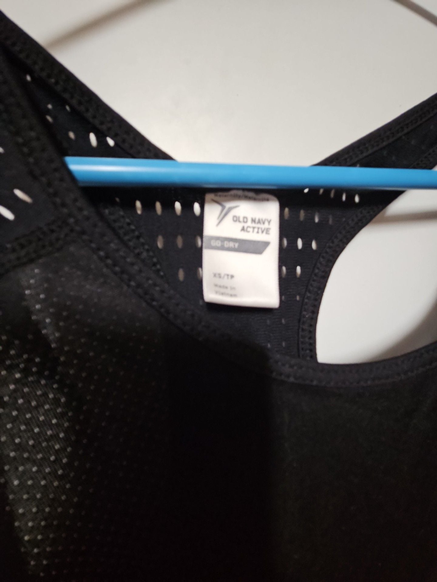 (241) Old Navy Active 4