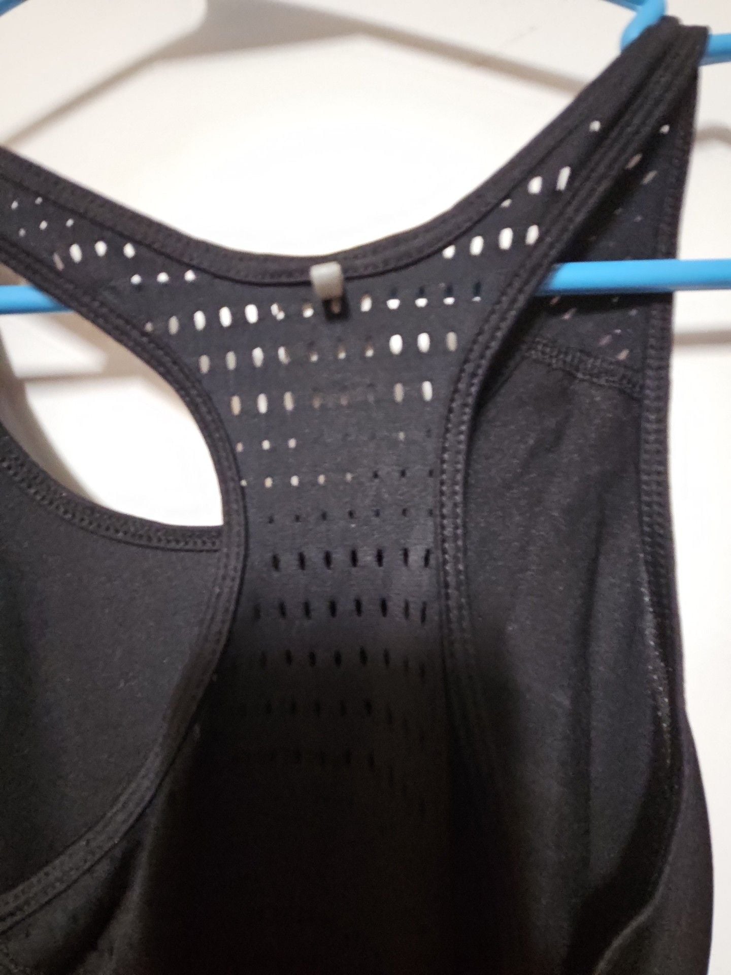 (241) Old Navy Active 7