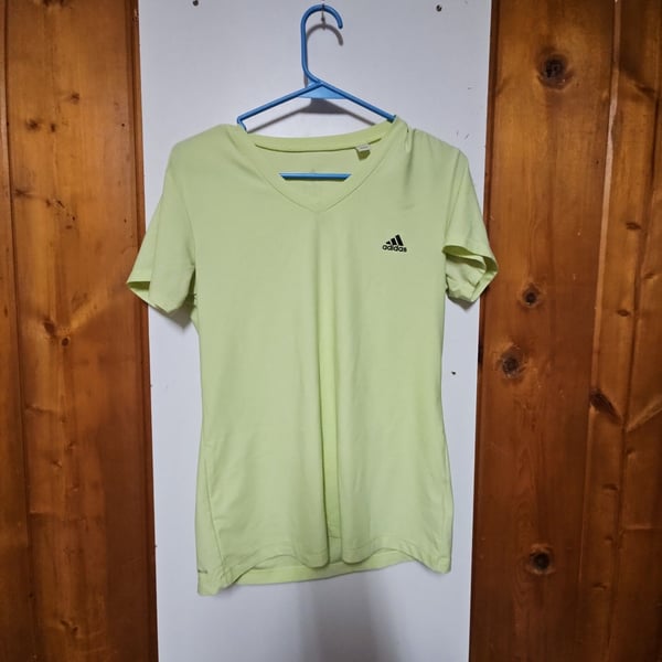 (544) Adidas V Neck T-Shirt Size S Lime
