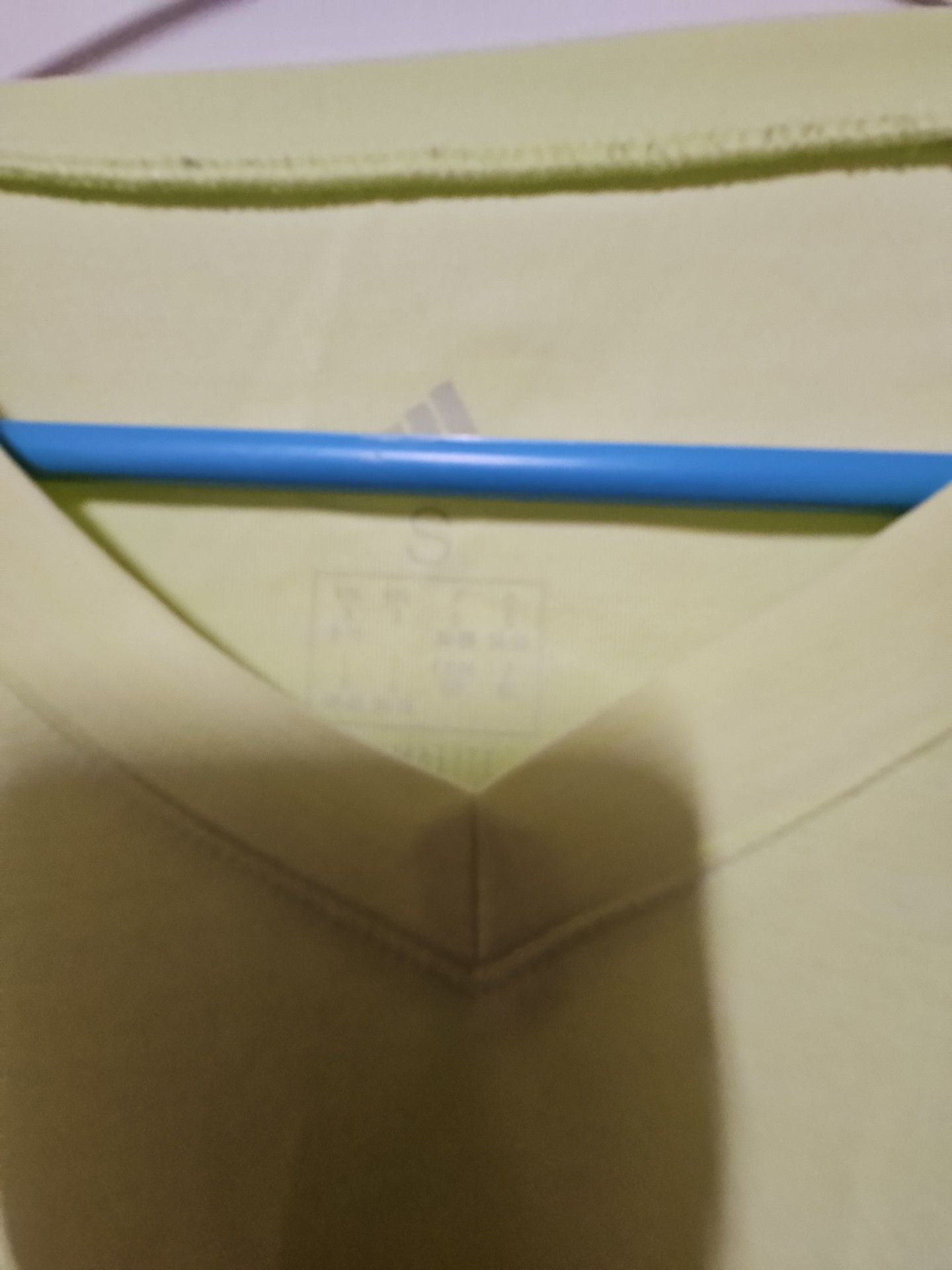 (544) Adidas V Neck T-Shirt Size S Lime 4