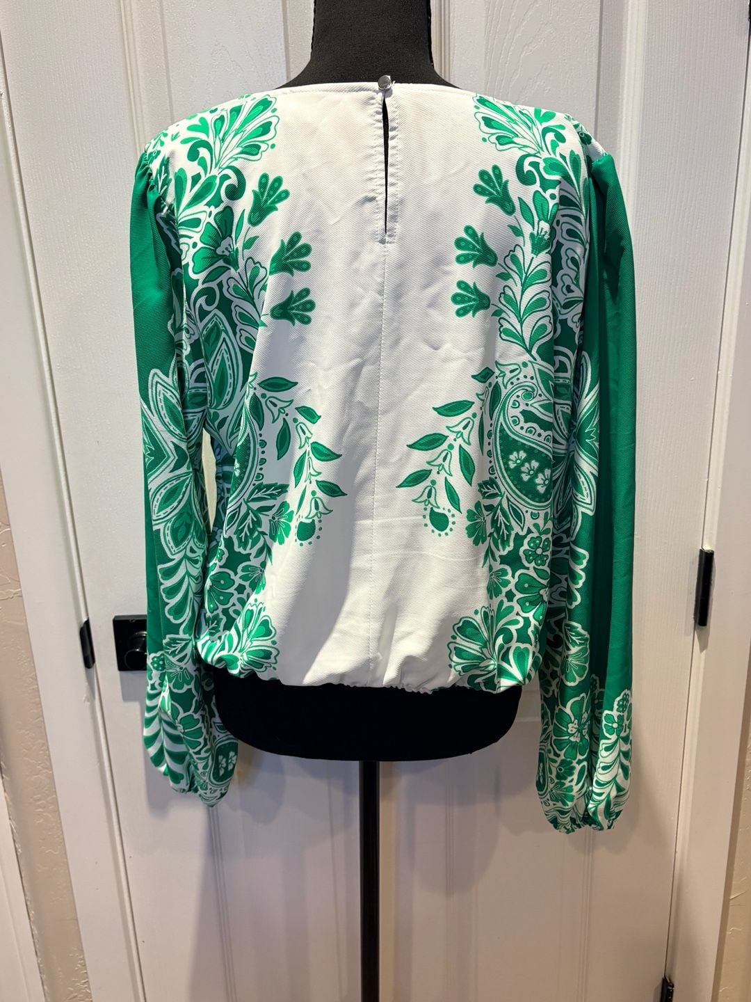 Intempo Blouse Size L Green White Floral Print Top (174) 3