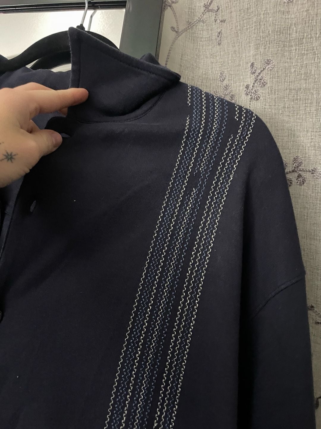 Van Heusen Button Down Shirt Size XL Navy Blue Embroidered Panel 7