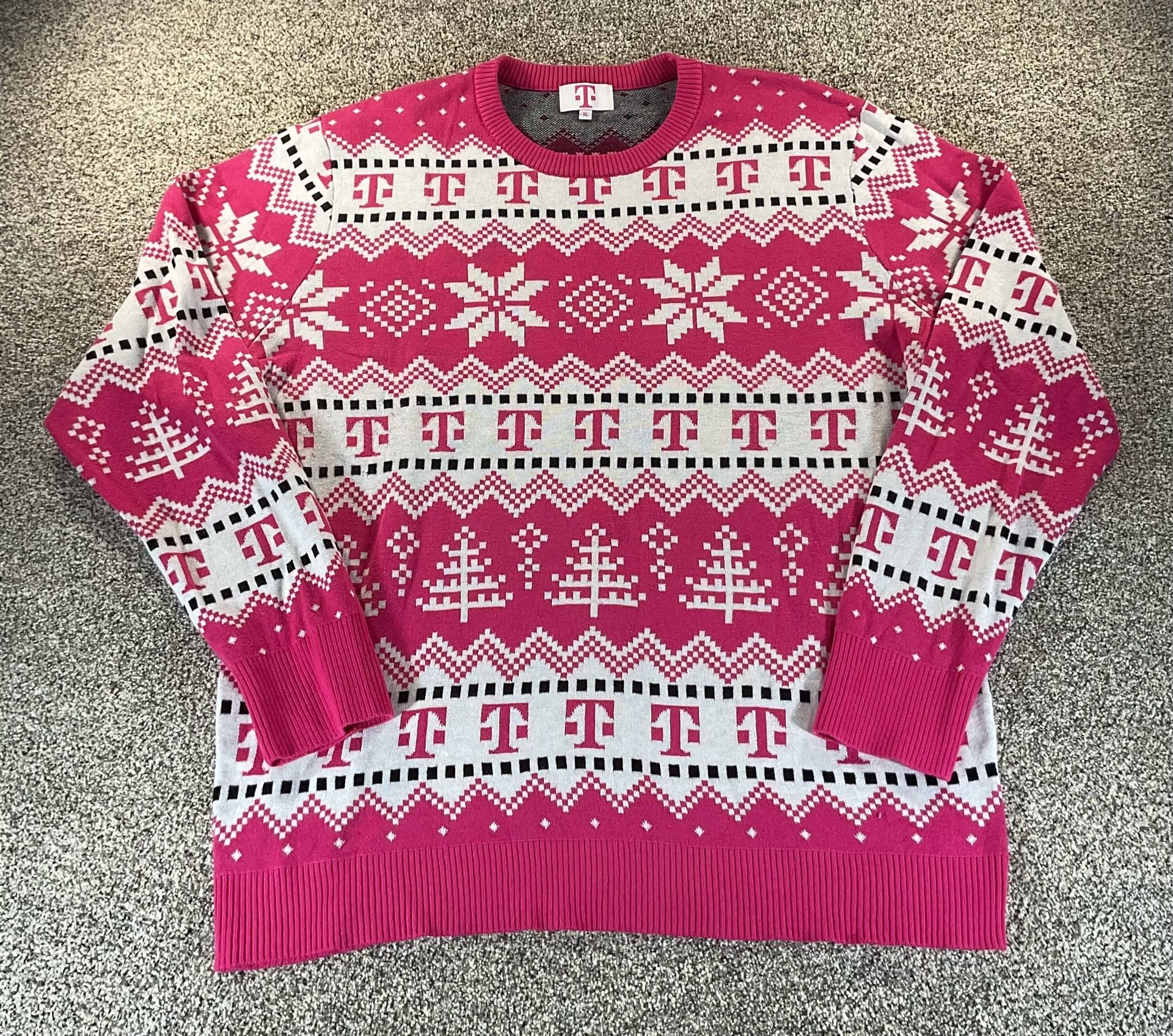 T-Mobile Pink Y2K Christmas Crop Knit Sweatshirt VERY NICE! Size XL 3