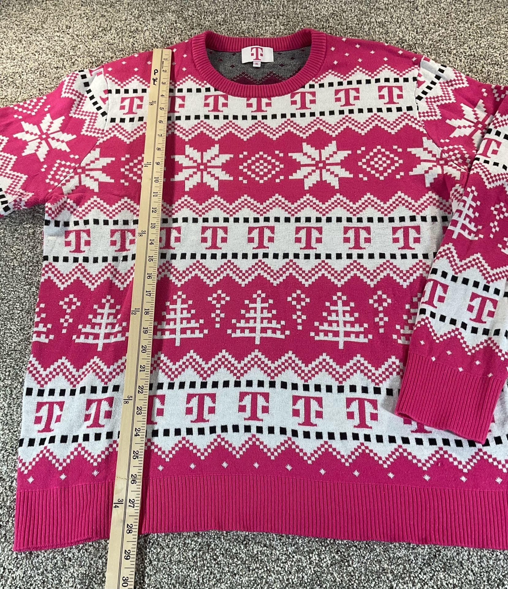 T-Mobile Pink Y2K Christmas Crop Knit Sweatshirt VERY NICE! Size XL 6