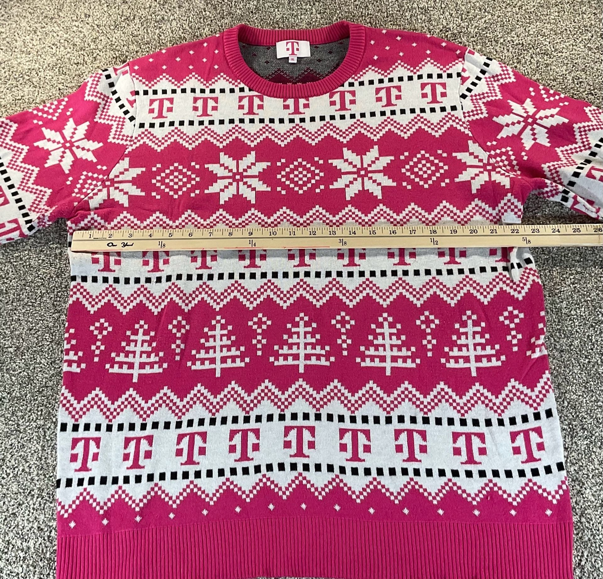 T-Mobile Pink Y2K Christmas Crop Knit Sweatshirt VERY NICE! Size XL 7