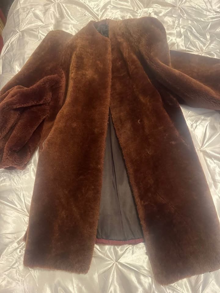Vintage Chocolate Brown Faux Fur Coat – Gorgeous Oversized Collar – Glamorous Retro Style 5